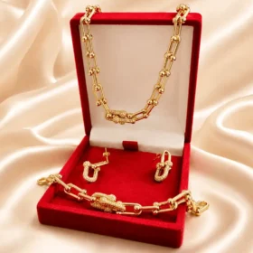 Gold-plated jewelry set for women with necklace, bracelet and matching earrings